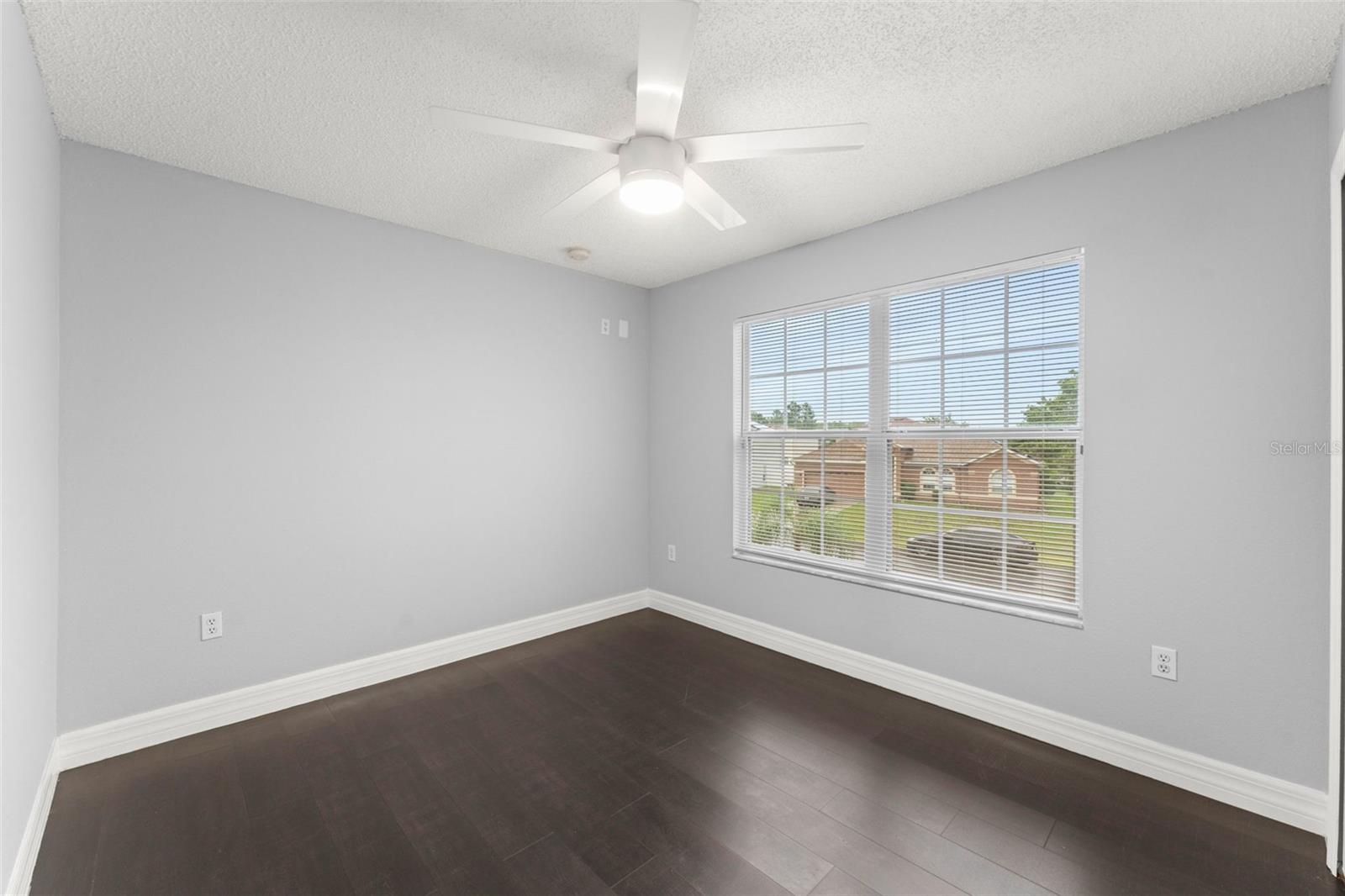 Image 26 of 39 For 605 Elbridge Drive