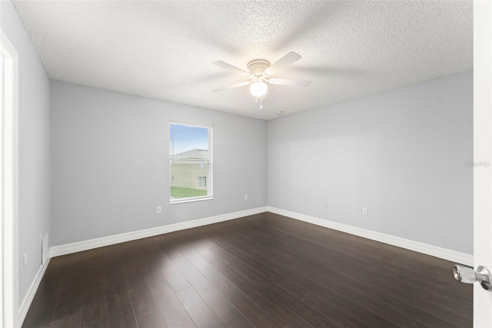 Image 28 of 39 For 605 Elbridge Drive