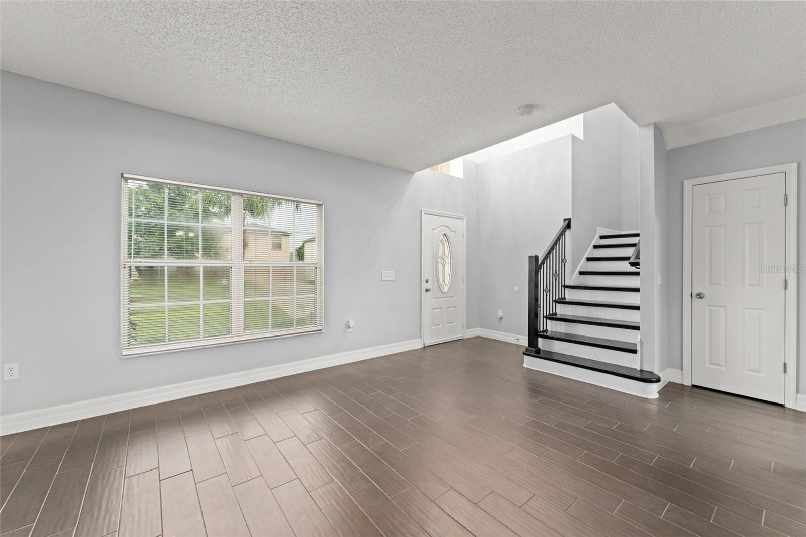 Image 3 of 39 For 605 Elbridge Drive
