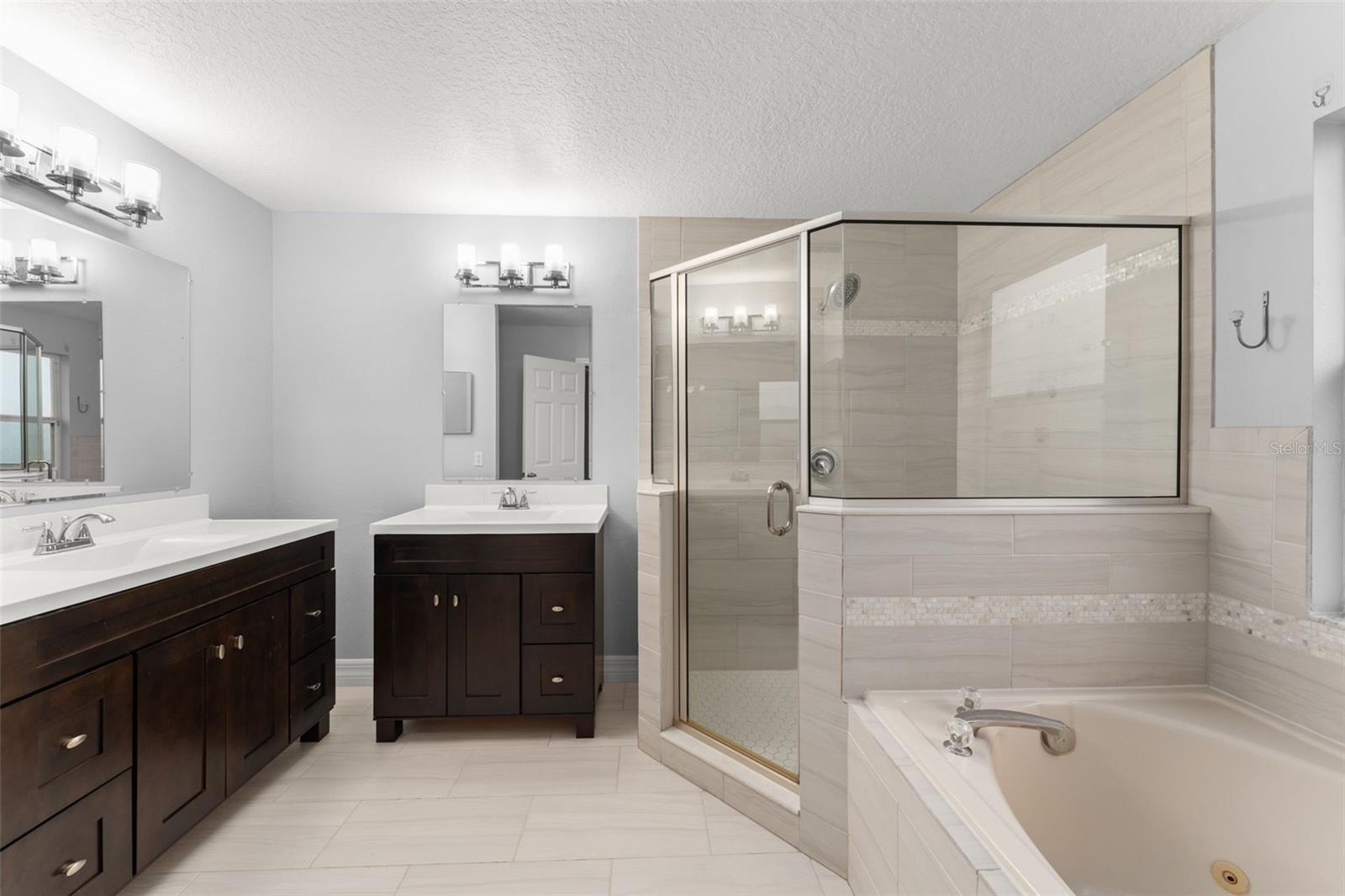 Image 31 of 39 For 605 Elbridge Drive