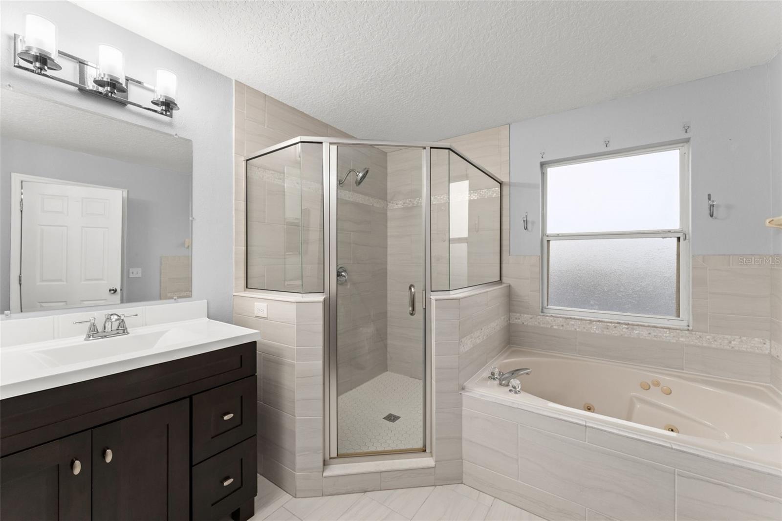 Image 32 of 39 For 605 Elbridge Drive