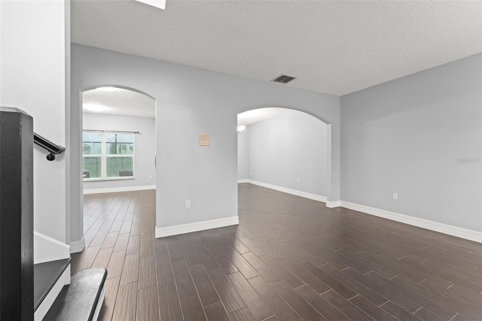 Image 4 of 39 For 605 Elbridge Drive