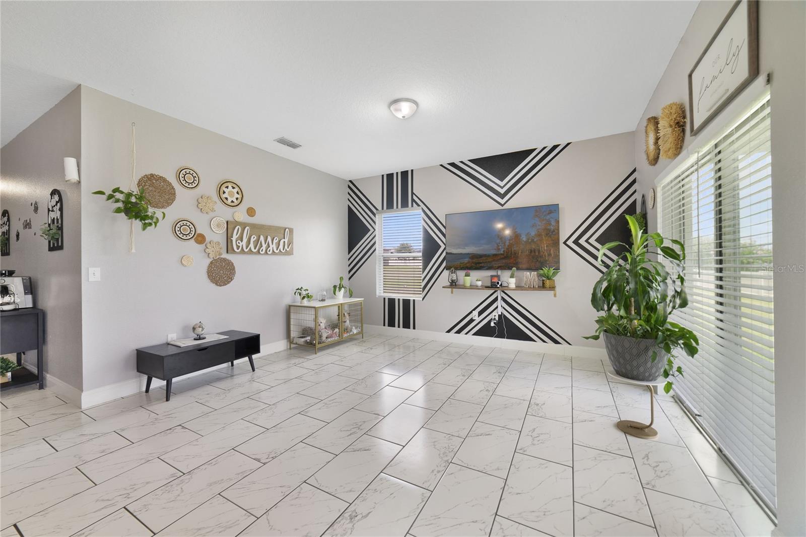 Image 10 of 23 For 311 Eaglecrest Drive