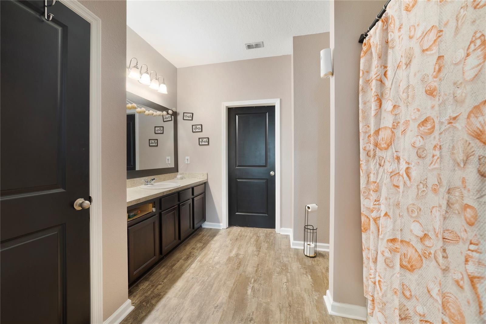 Image 14 of 23 For 311 Eaglecrest Drive