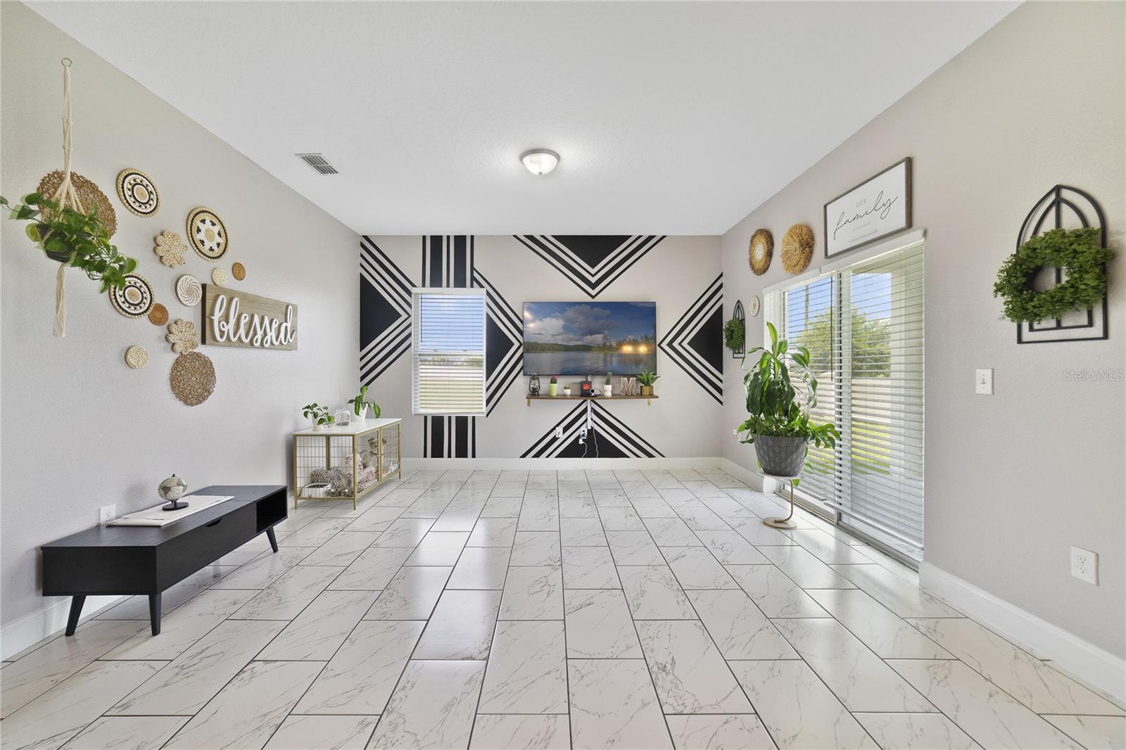 Image 9 of 23 For 311 Eaglecrest Drive