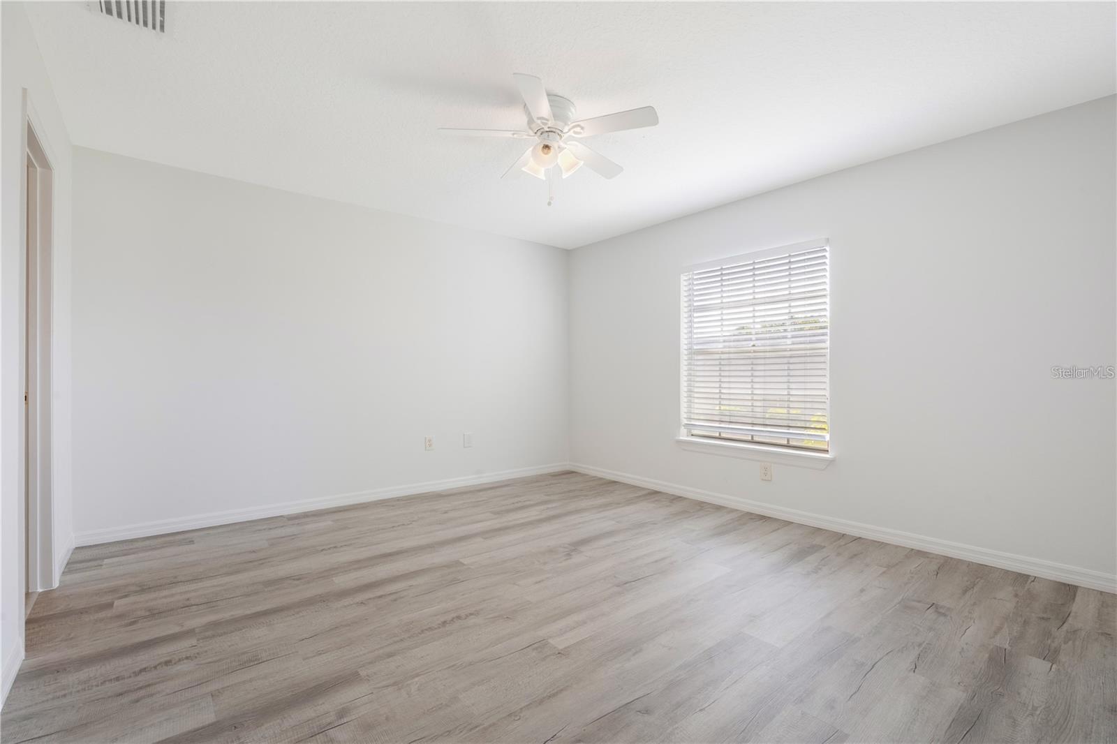 Image 20 of 27 For 1134 Villa Lane 95
