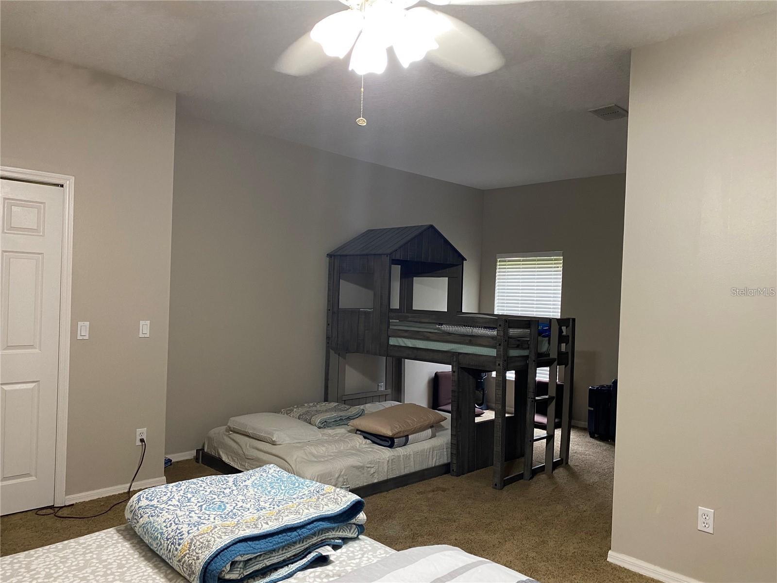 Image 9 of 16 For 9554 Heron Pointe Drive