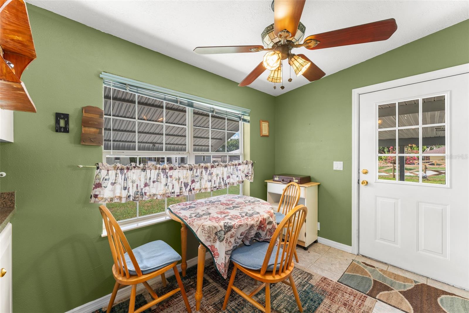 Image 10 of 35 For 13958 Hatchineha Road