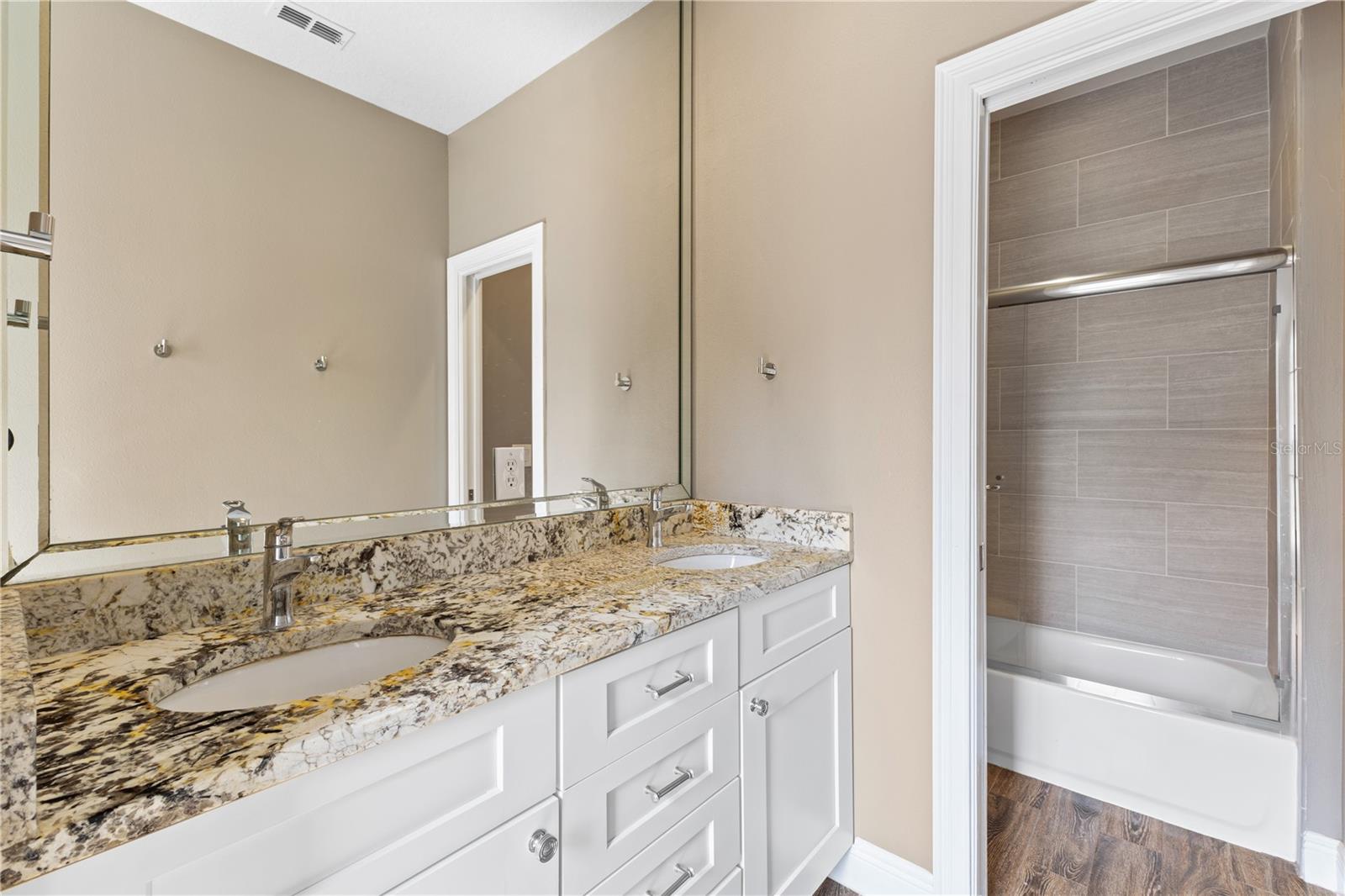 Image 40 of 57 For 11333 Camden Park Drive