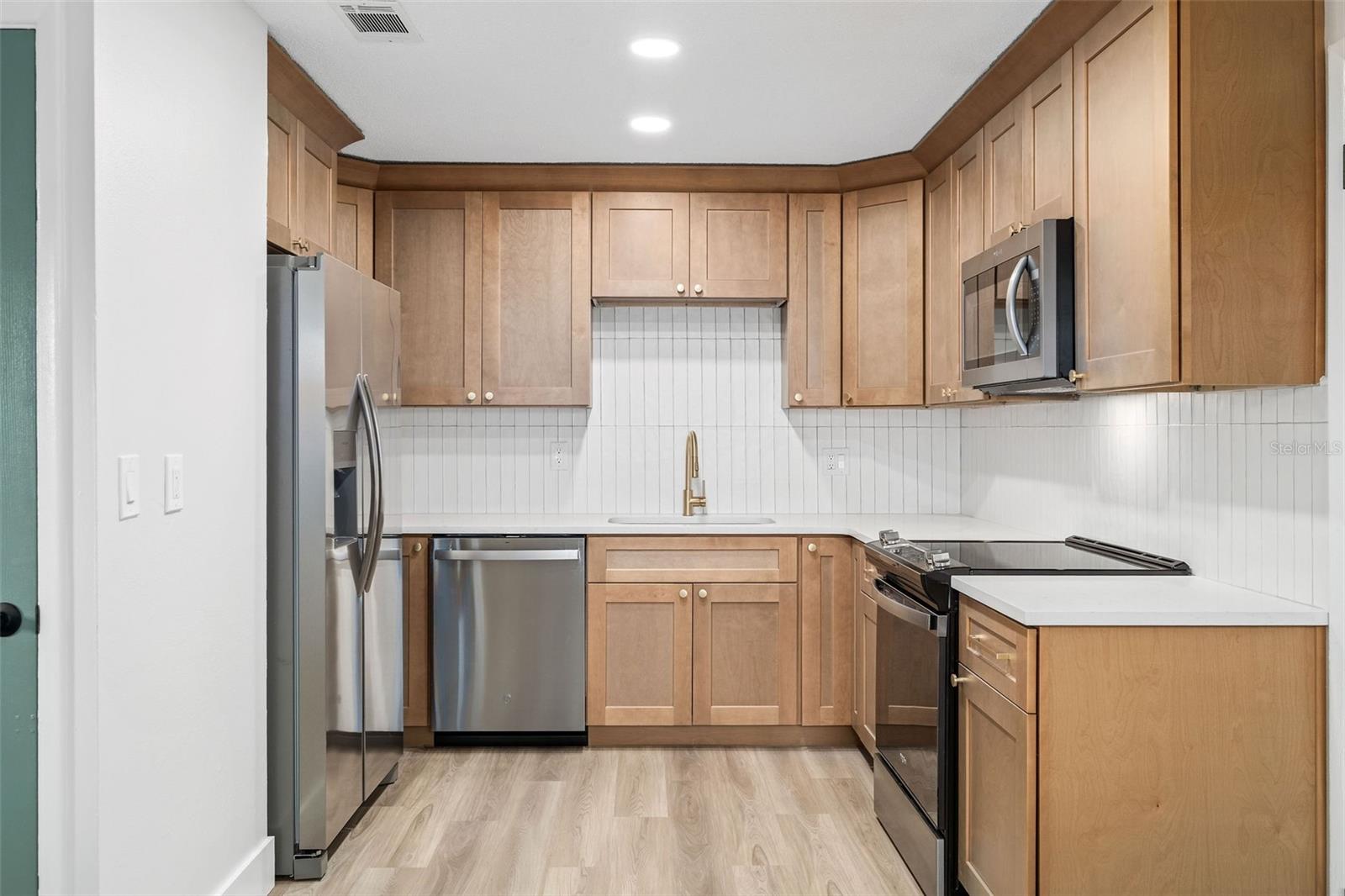 Image 10 of 22 For 2512 Elm Avenue