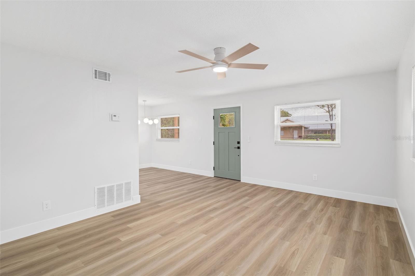 Image 5 of 22 For 2512 Elm Avenue