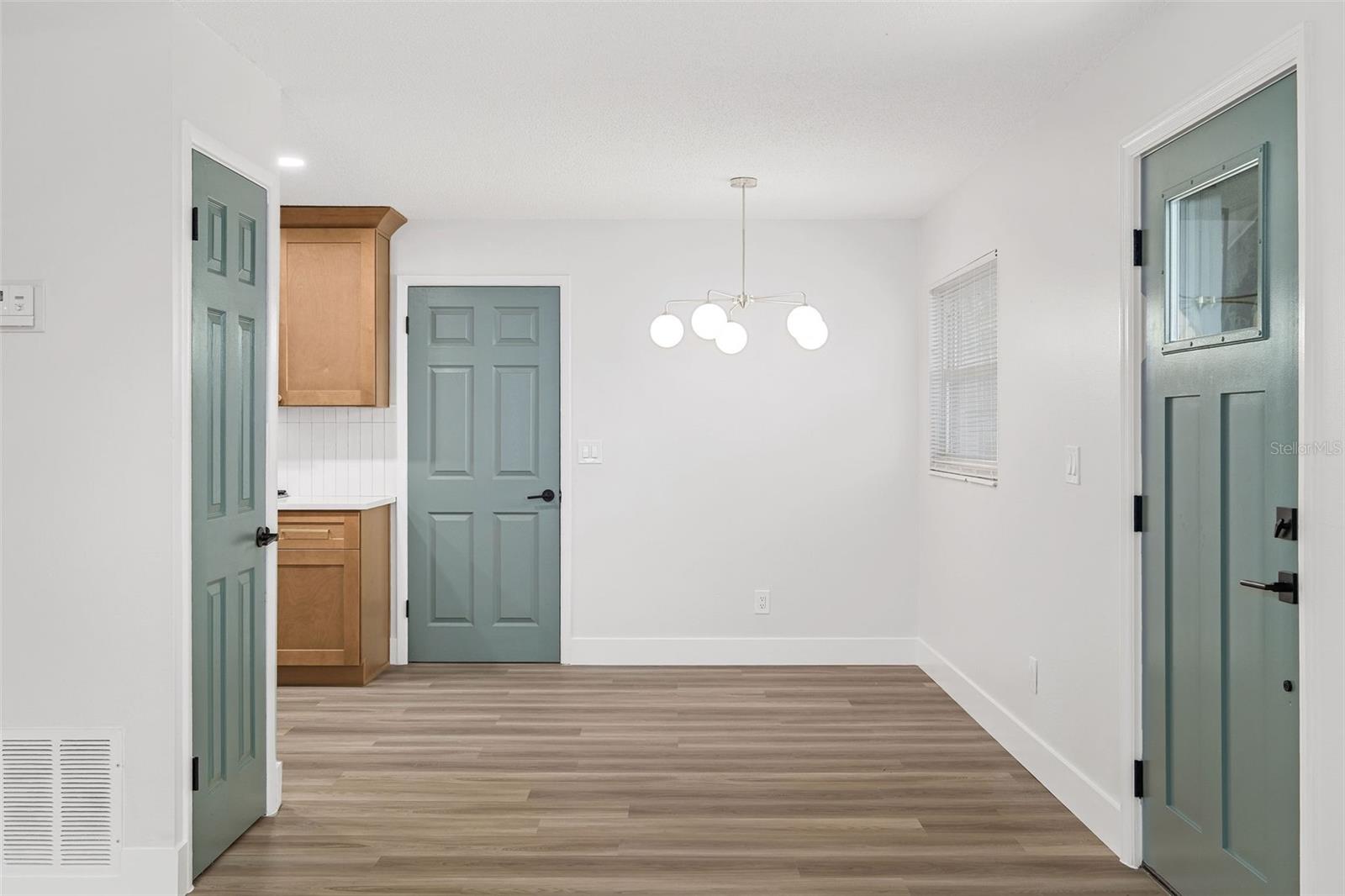 Image 8 of 22 For 2512 Elm Avenue