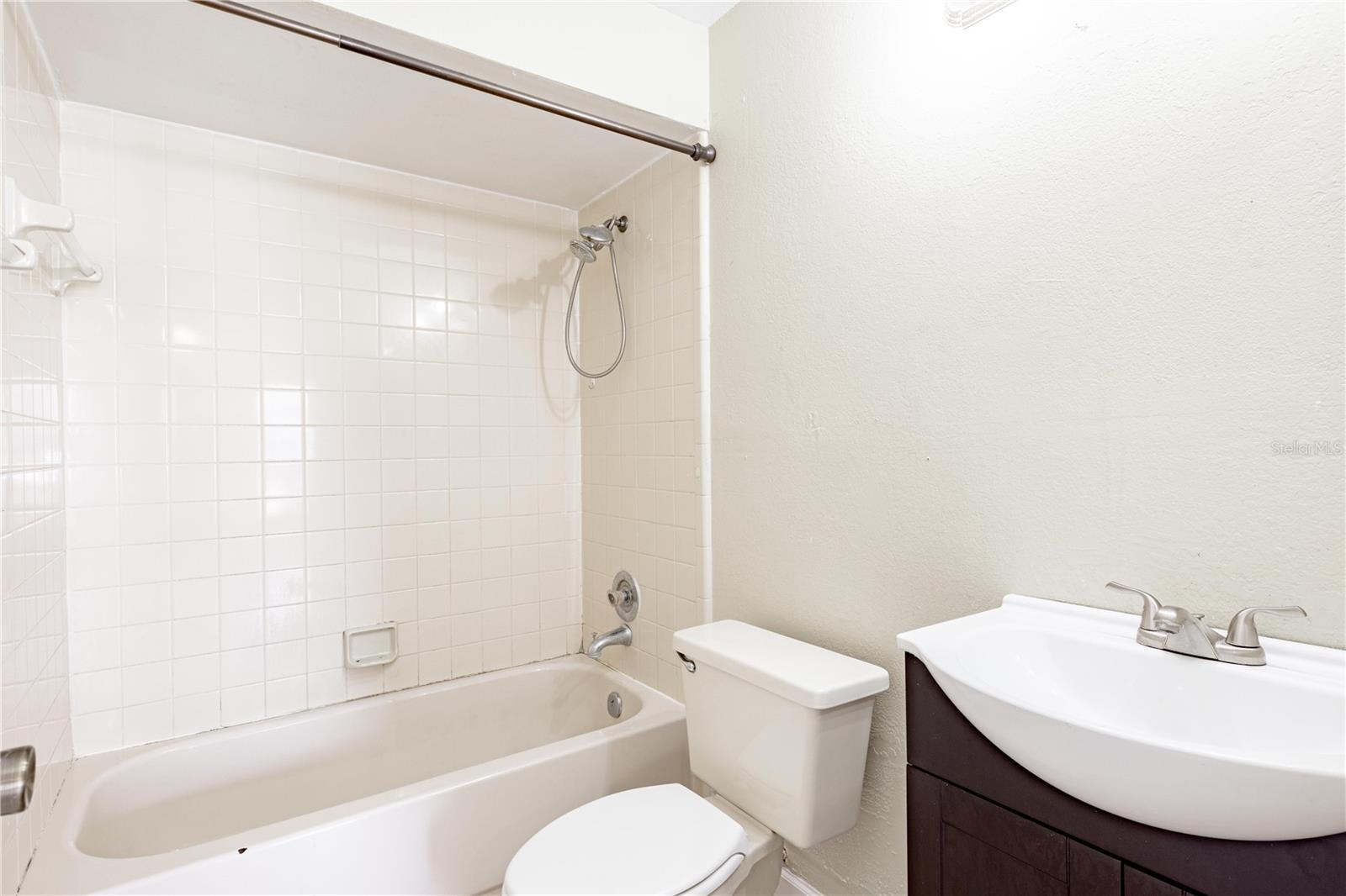 Image 10 of 22 For 1404 Northlake Drive 1404