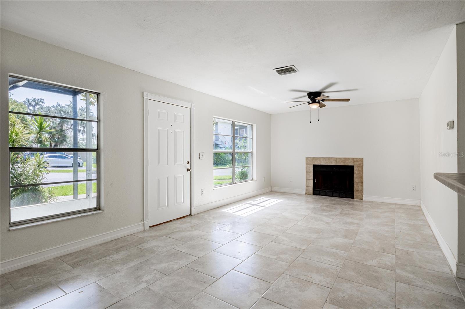 Image 2 of 22 For 1404 Northlake Drive 1404
