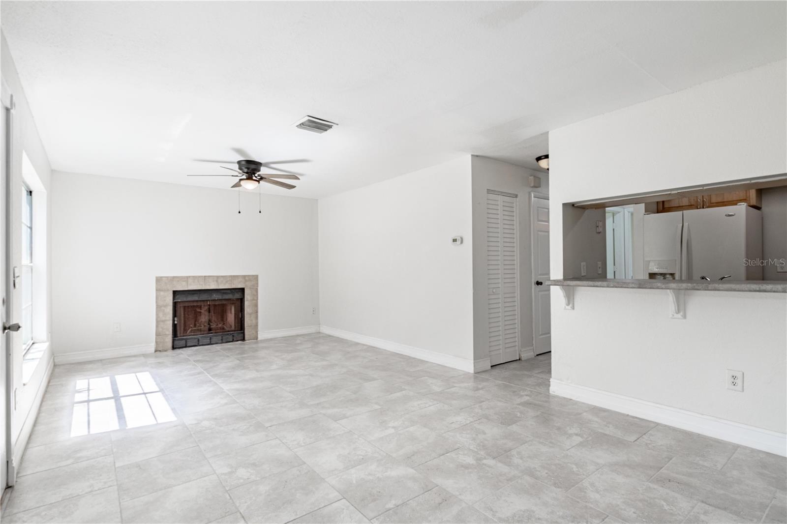 Image 3 of 22 For 1404 Northlake Drive 1404