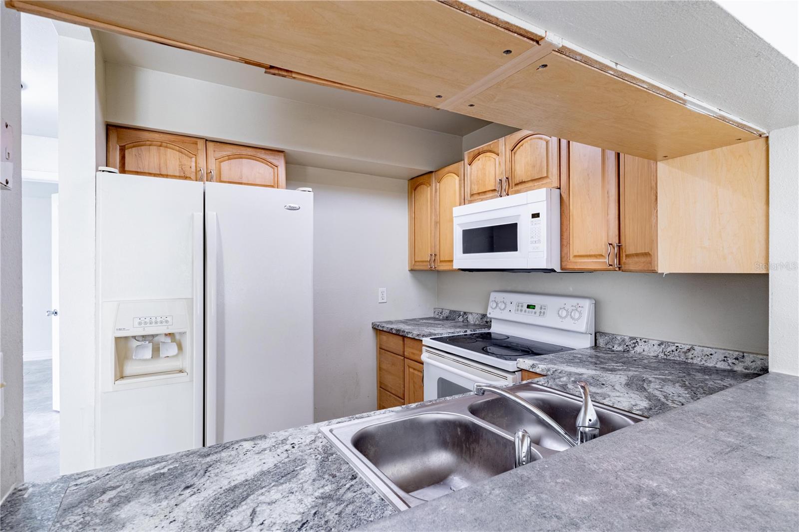 Image 4 of 22 For 1404 Northlake Drive 1404