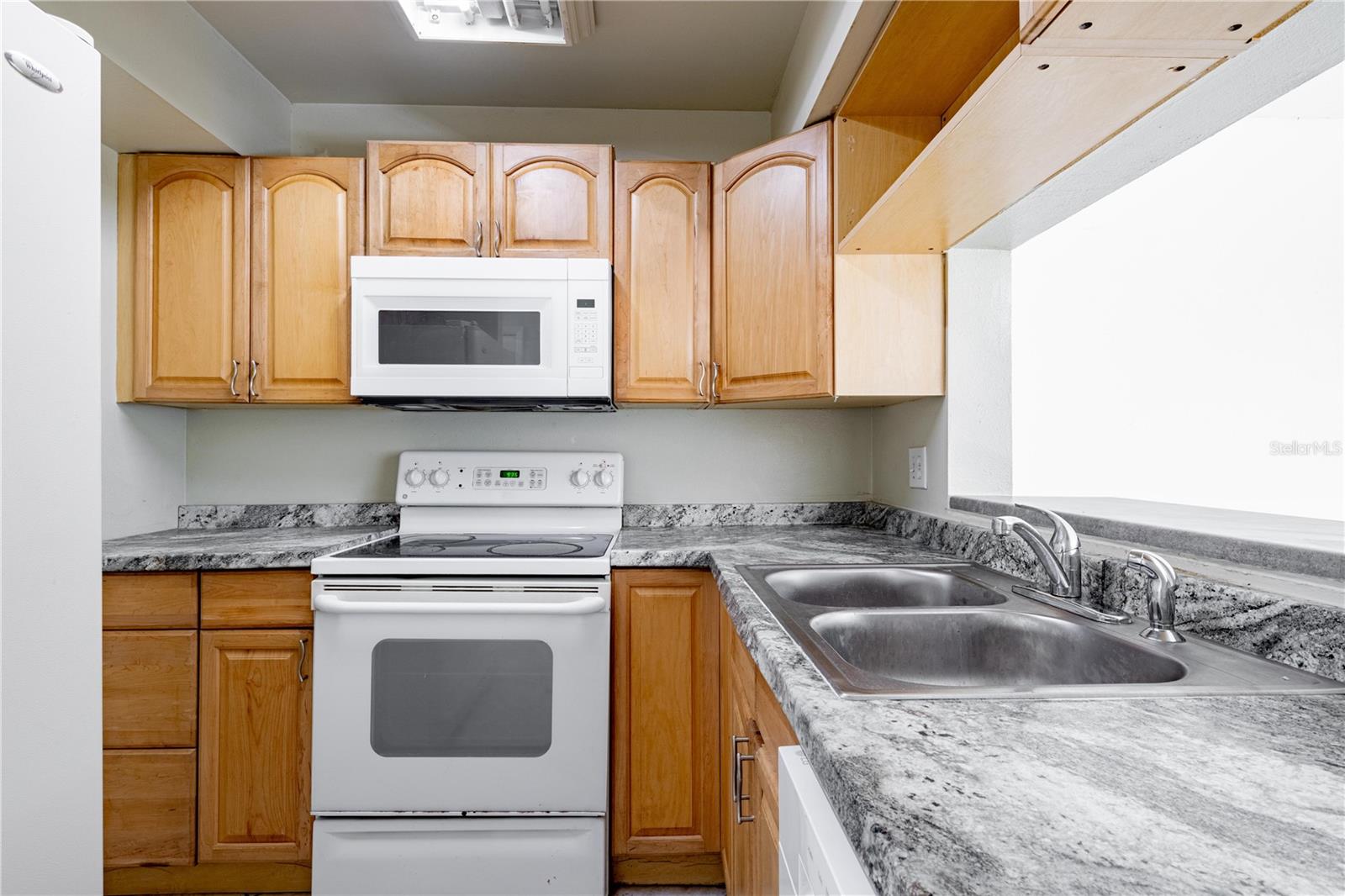 Image 6 of 22 For 1404 Northlake Drive 1404