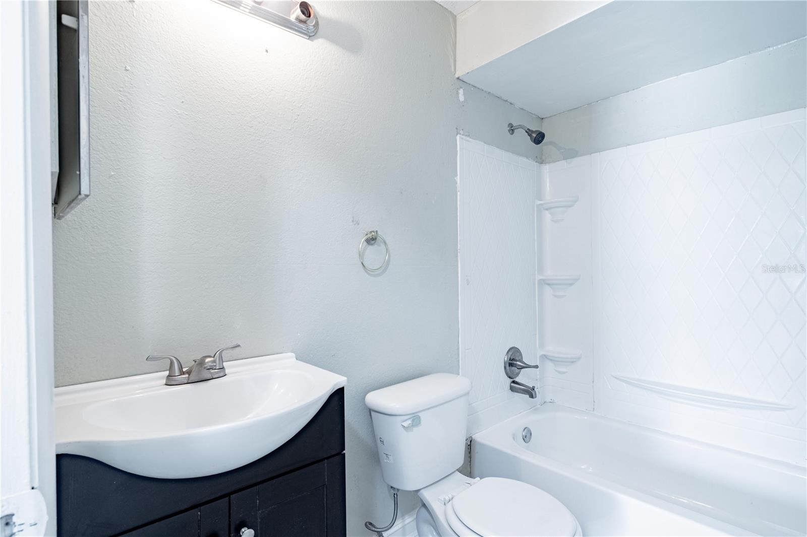 Image 7 of 22 For 1404 Northlake Drive 1404
