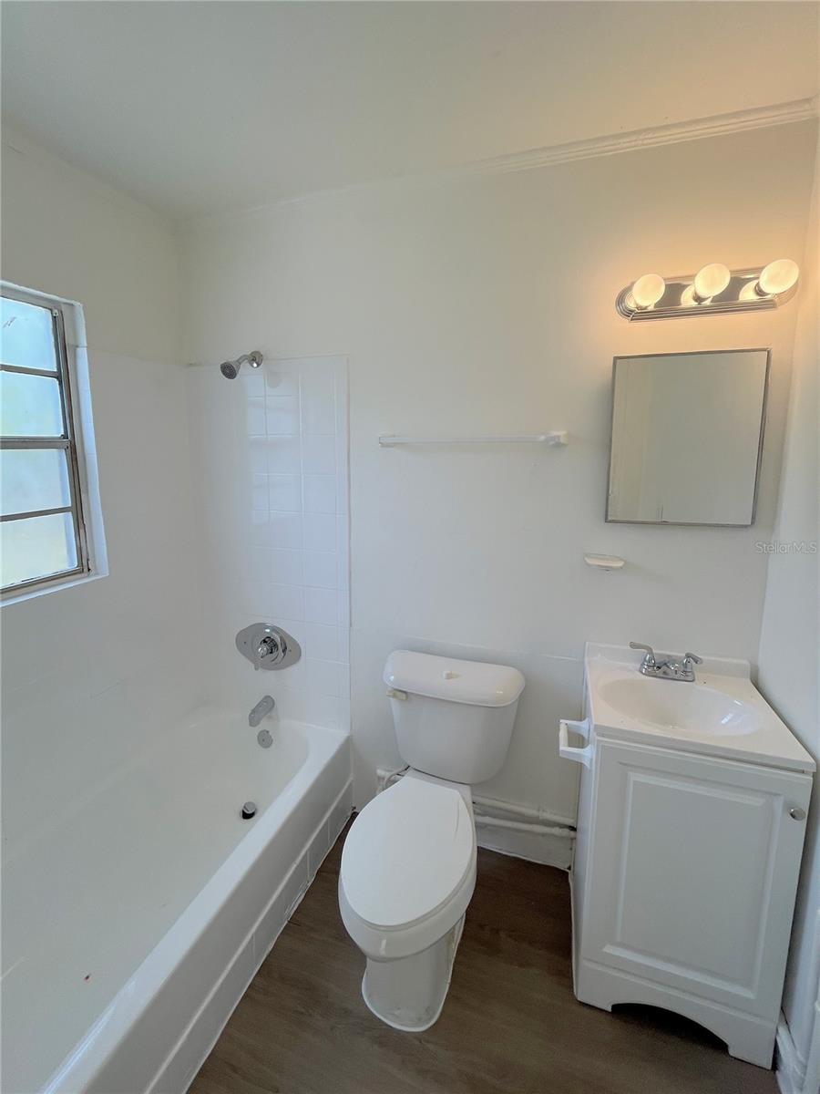 Image 16 of 16 For 900 Randall Street