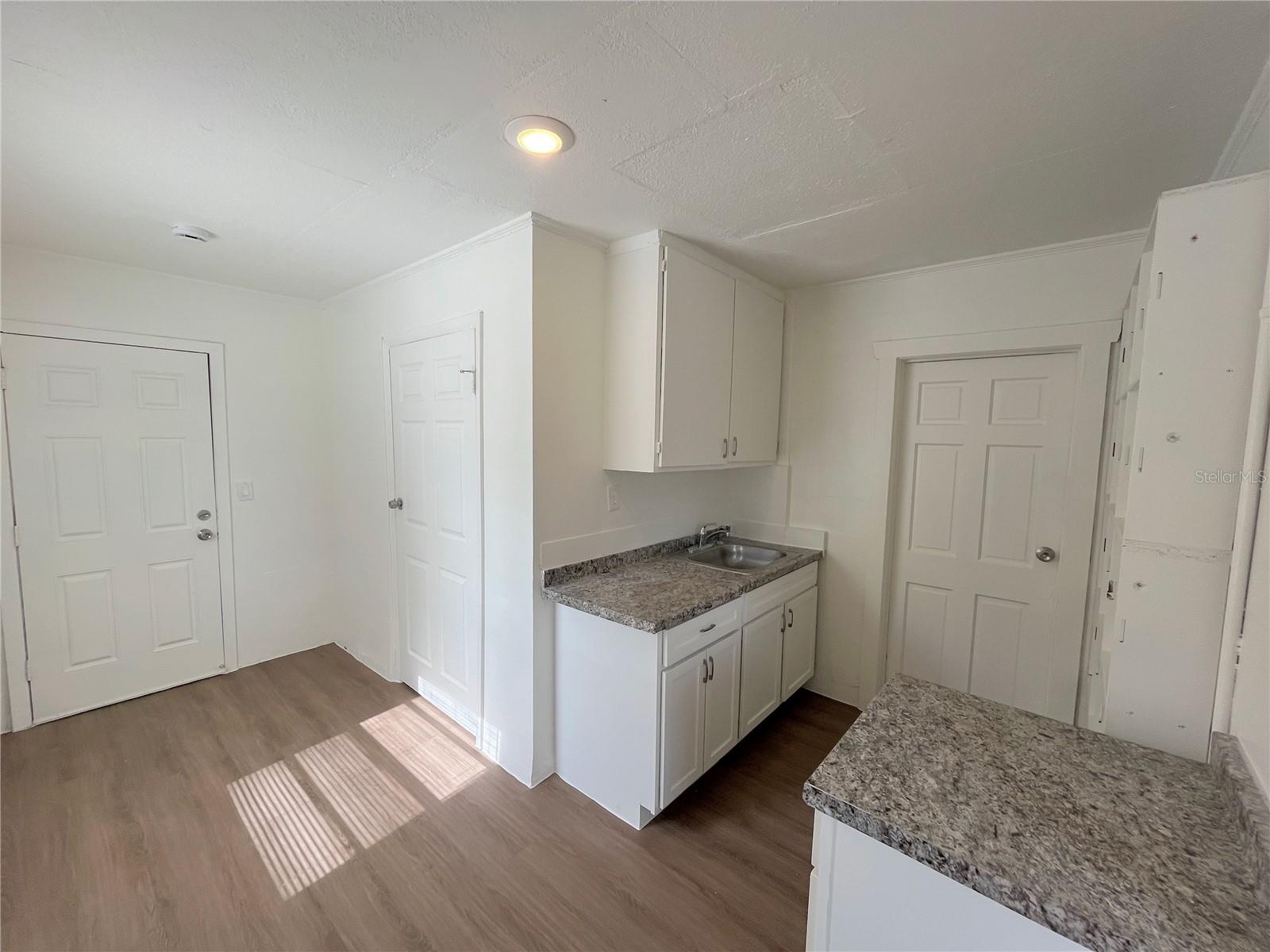 Image 6 of 16 For 900 Randall Street