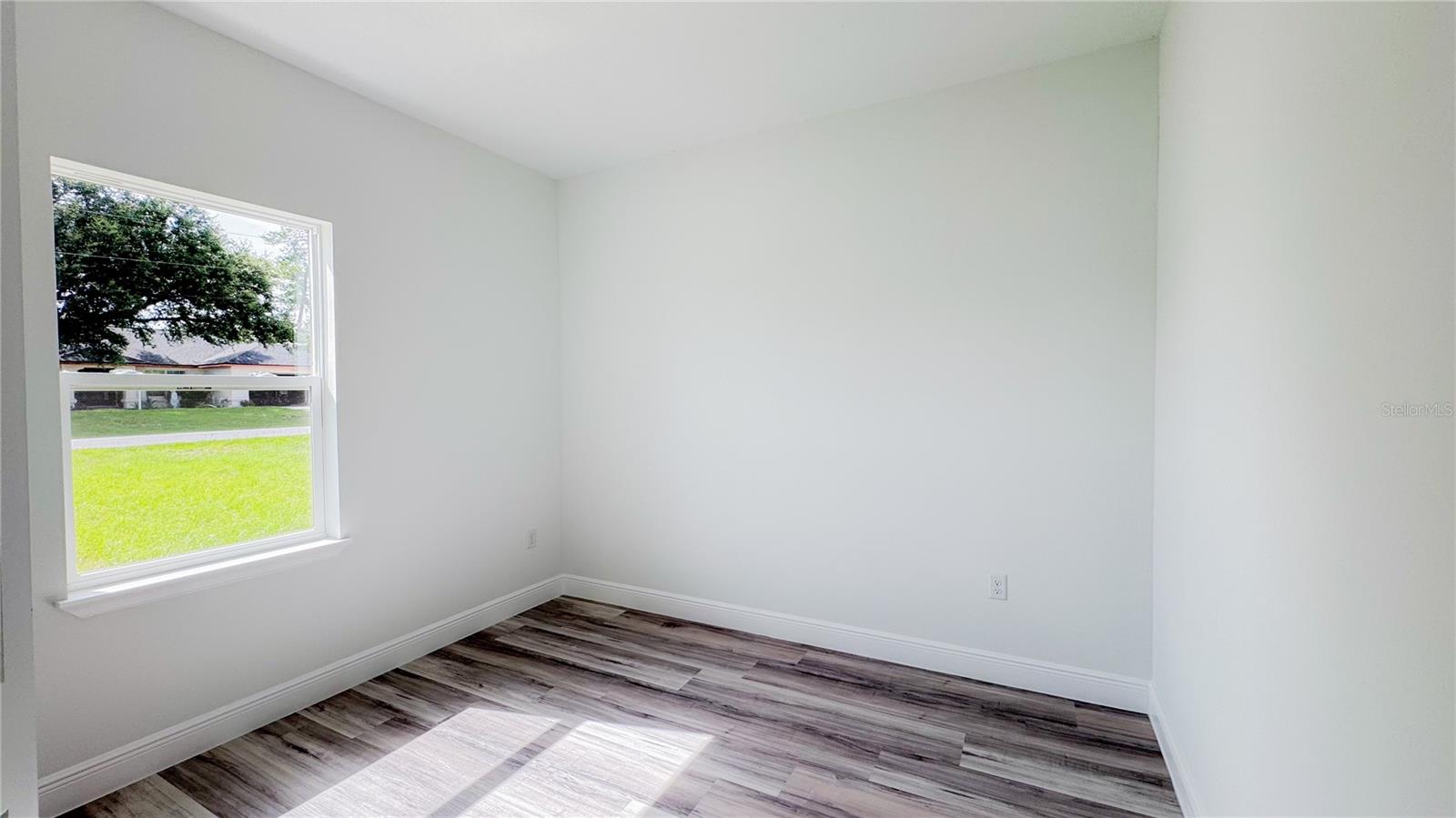 Image 12 of 27 For 15625 37th Circle