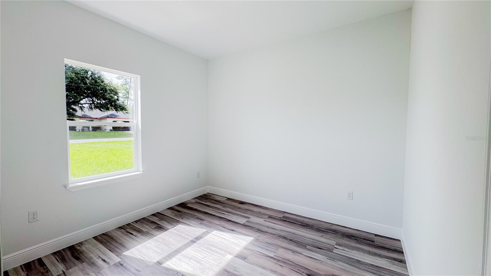Image 13 of 27 For 15625 37th Circle