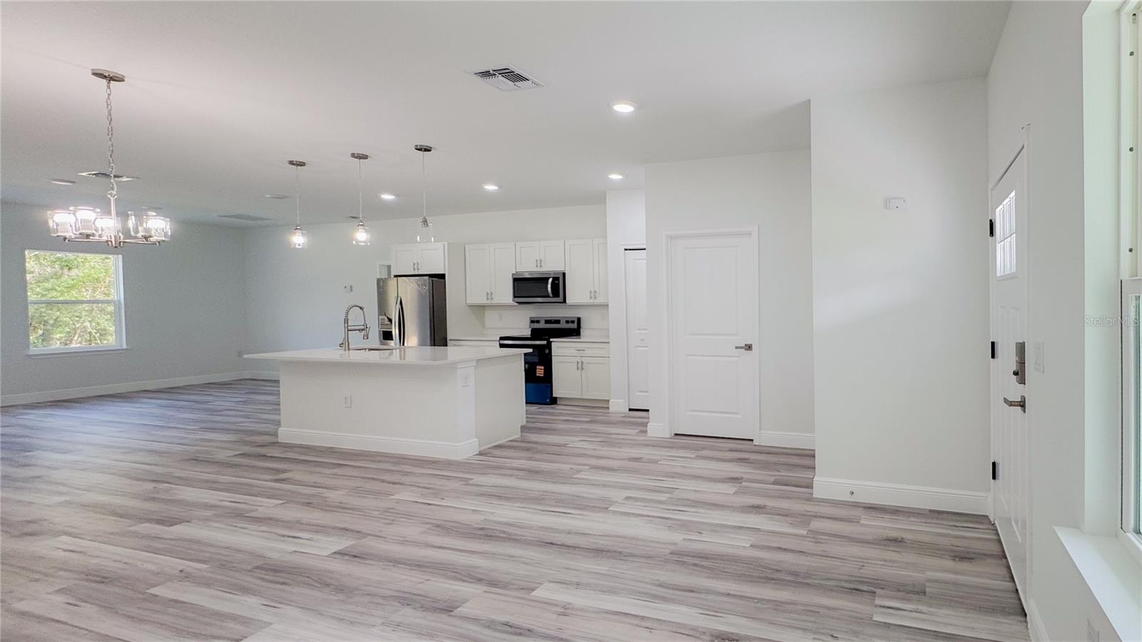 Image 3 of 27 For 15625 37th Circle