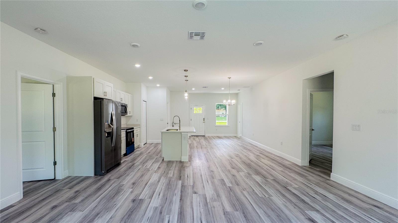 Image 7 of 27 For 15625 37th Circle