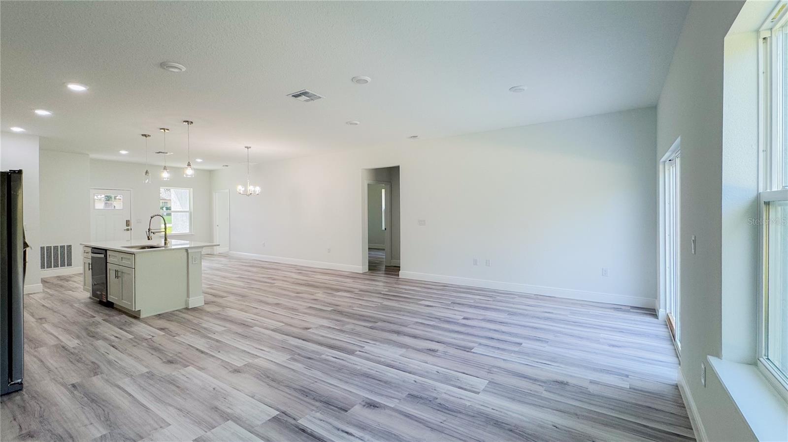 Image 8 of 27 For 15625 37th Circle