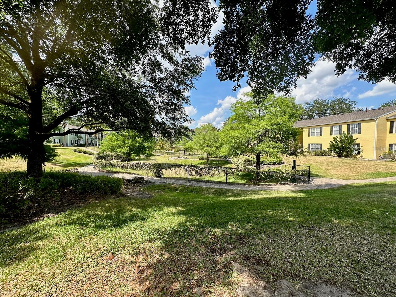 Image 18 of 22 For 2053 Dixie Belle Drive 2053h