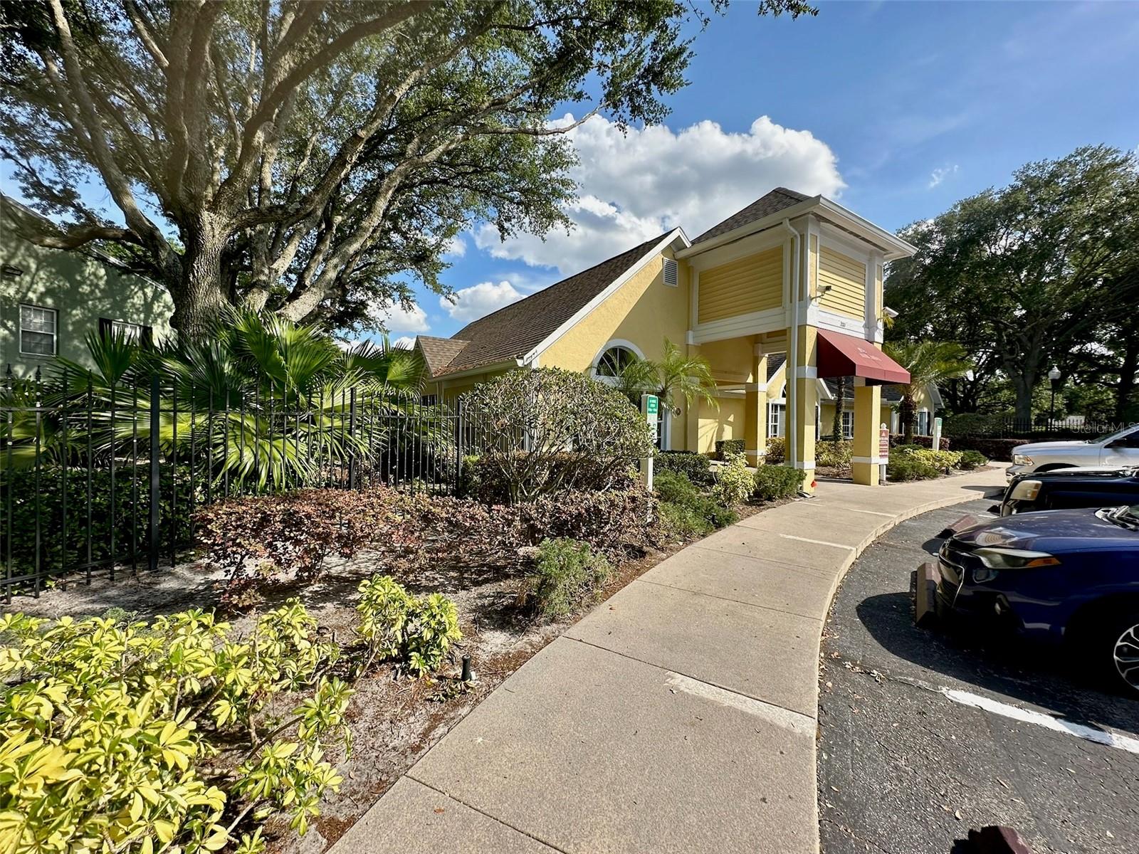 Image 20 of 22 For 2053 Dixie Belle Drive 2053h