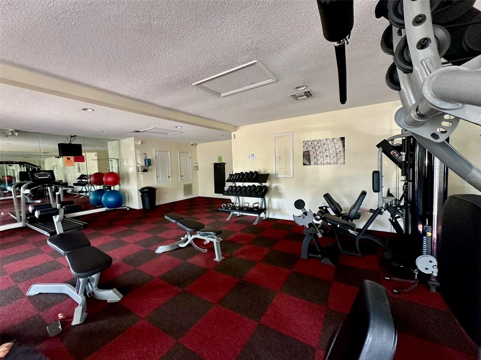 Image 21 of 22 For 2053 Dixie Belle Drive 2053h
