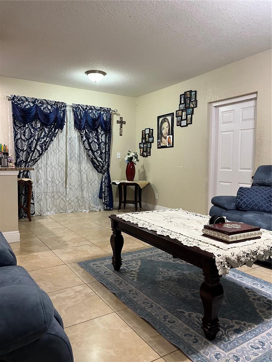 Image 11 of 21 For 603 Zinnia Drive