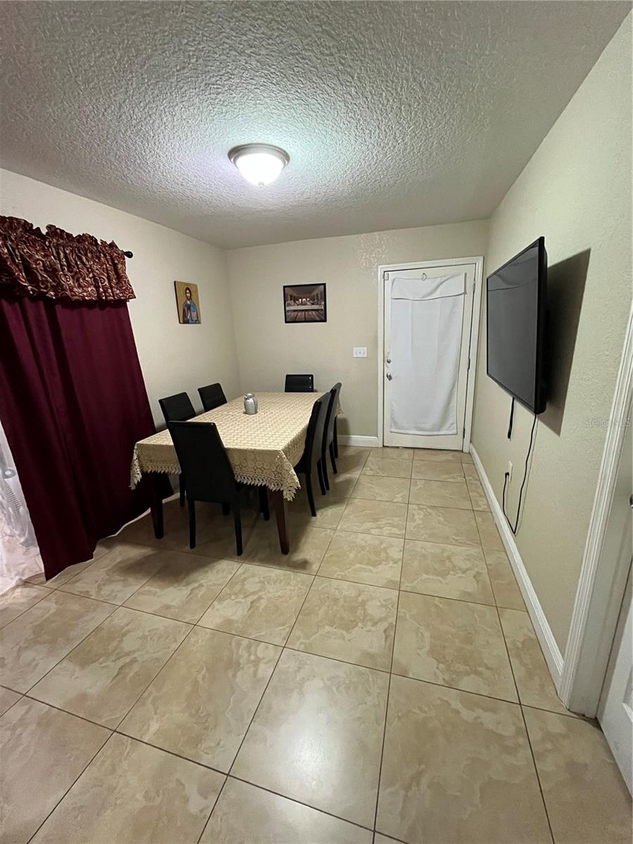 Image 12 of 21 For 603 Zinnia Drive