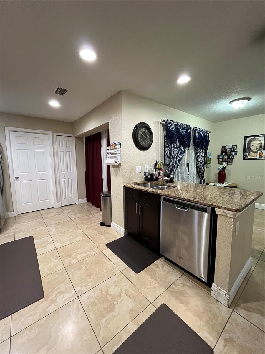 Image 15 of 21 For 603 Zinnia Drive
