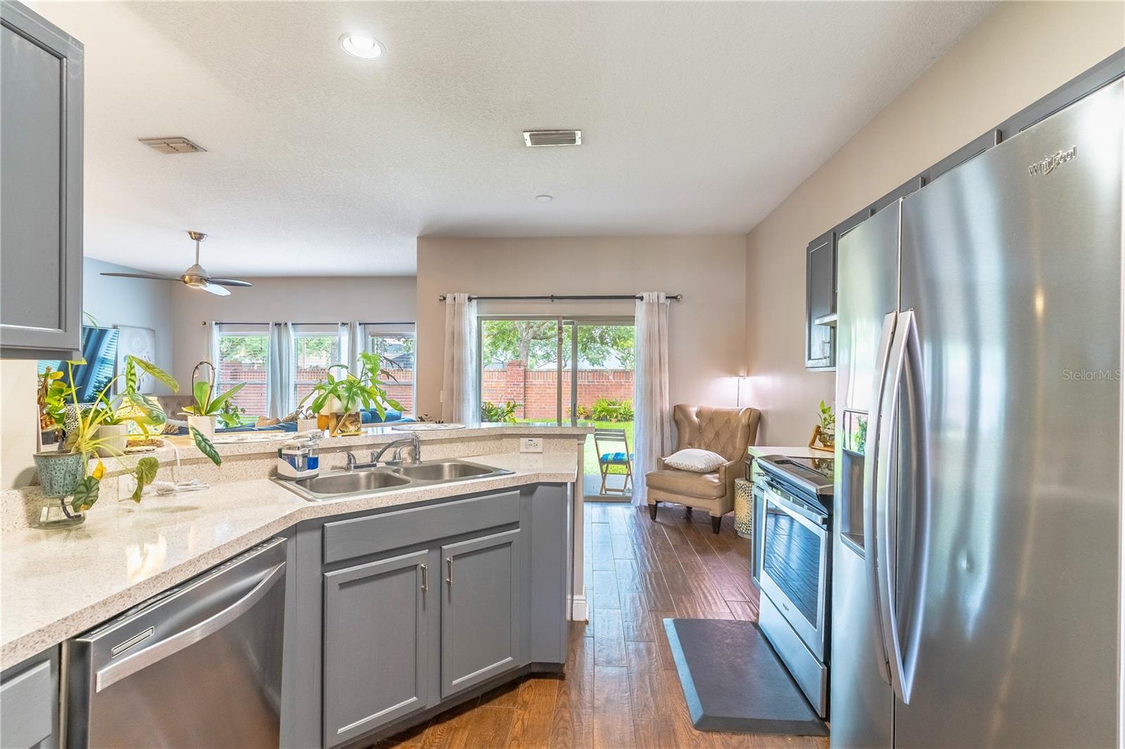 Image 22 of 45 For 2031 Gloria Oak Court
