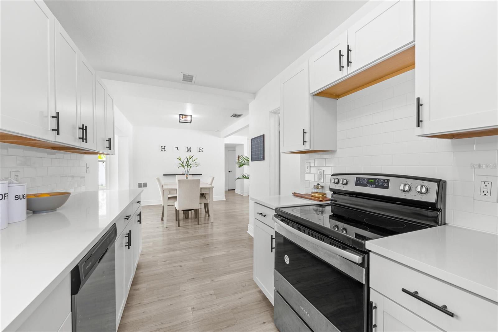 Image 17 of 53 For 707 63rd Avenue S
