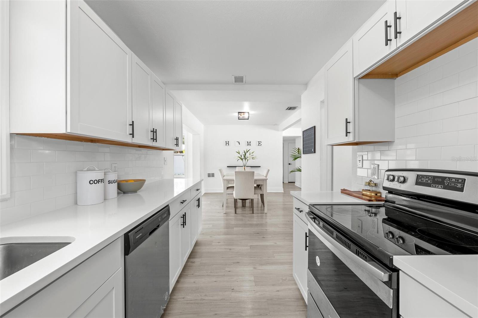 Image 18 of 53 For 707 63rd Avenue S