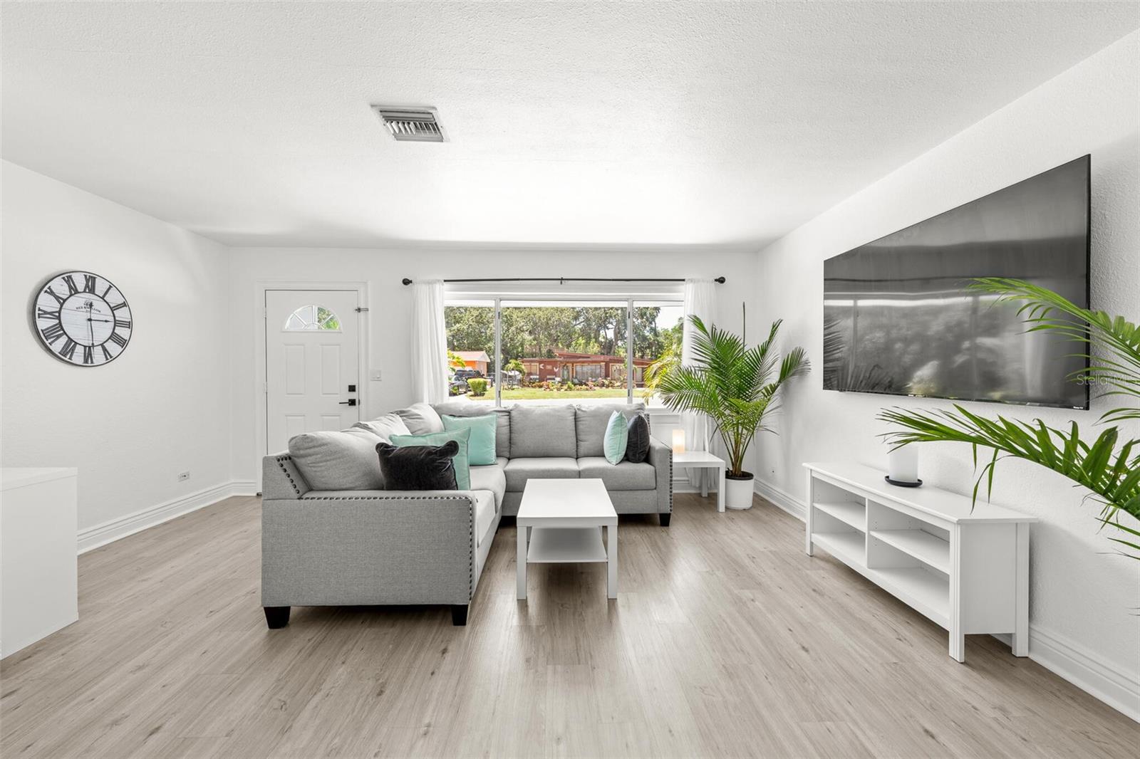 Image 8 of 53 For 707 63rd Avenue S