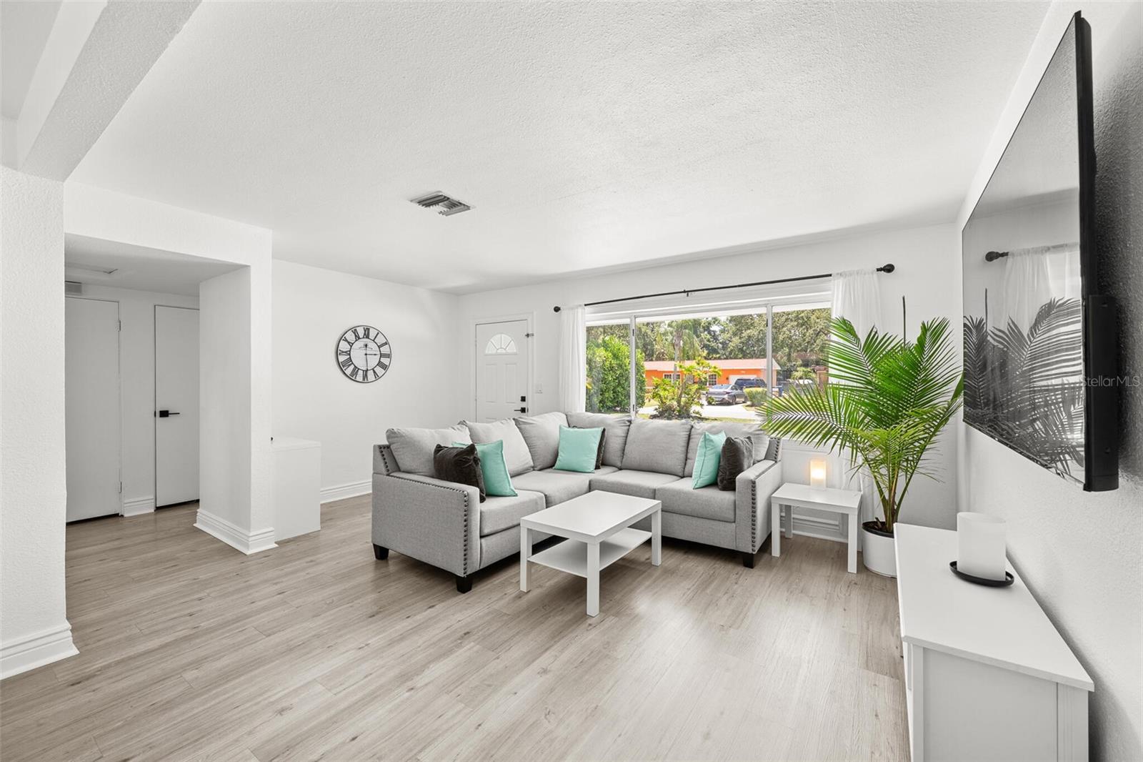 Image 9 of 53 For 707 63rd Avenue S