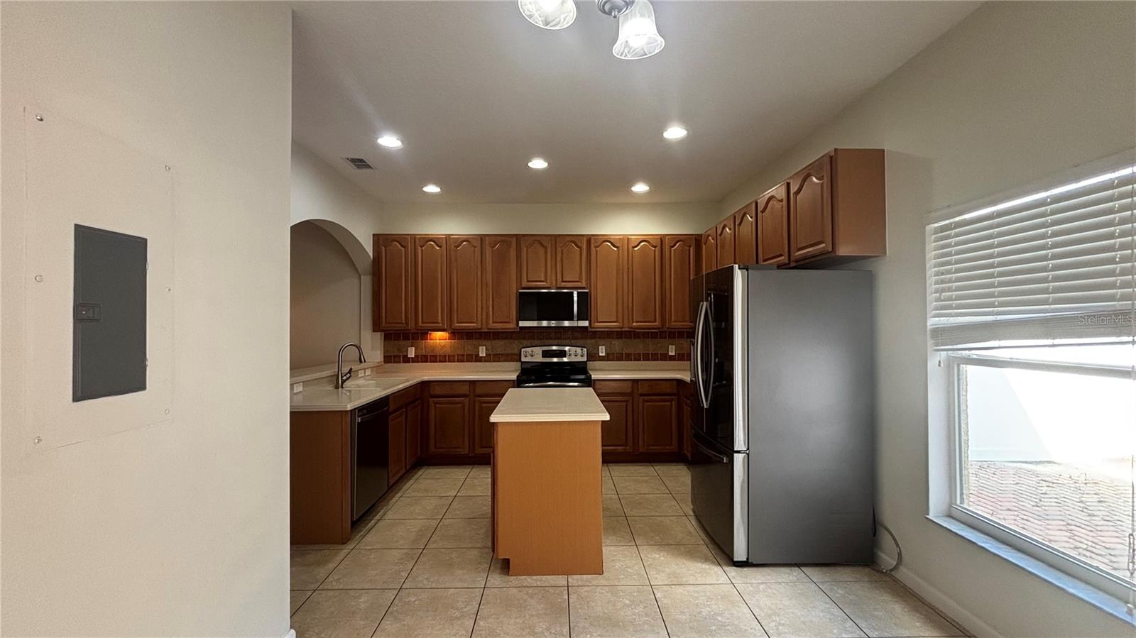 Image 7 of 26 For 11838 Deer Path Way