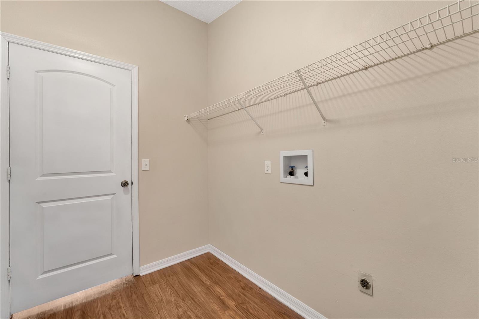 Listing photo id 15 for 837 Greenbelt Circle