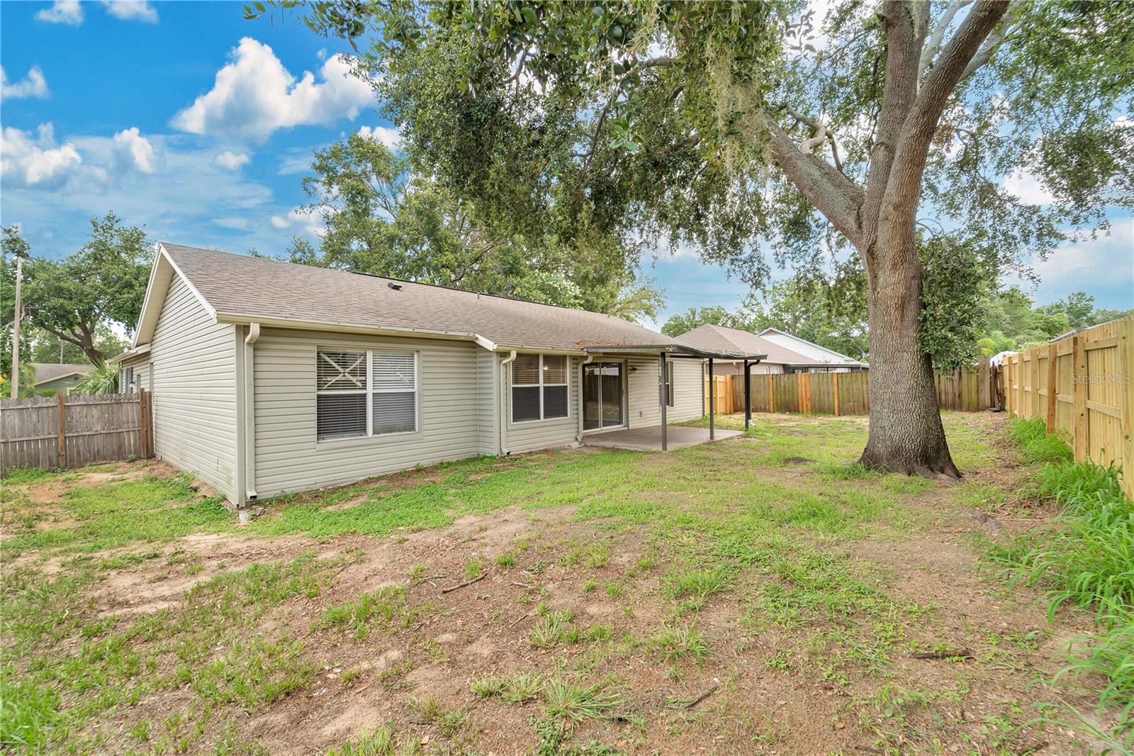 Listing photo id 17 for 837 Greenbelt Circle