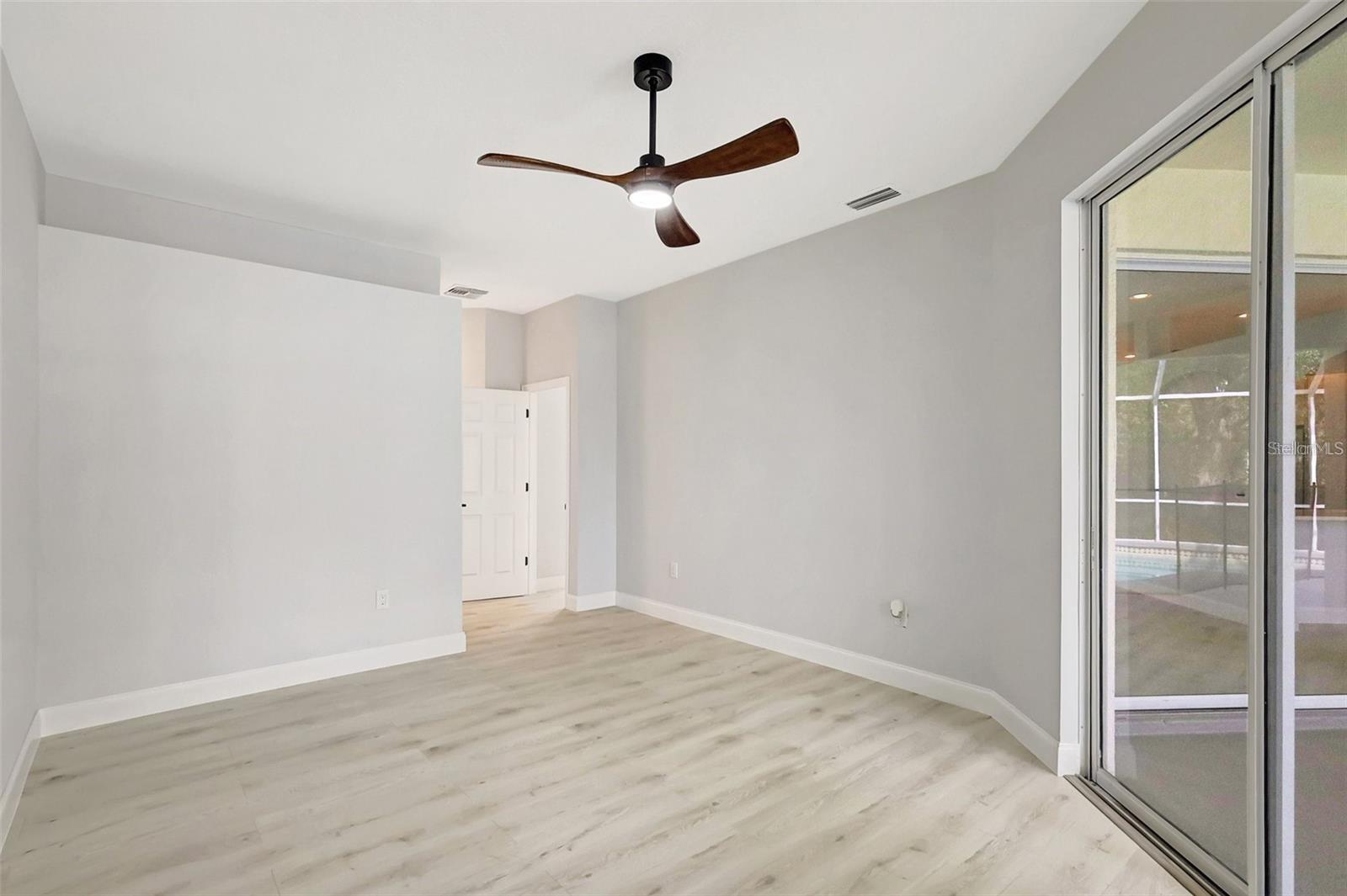 Image 17 of 37 For 11019 Pine Lilly Place