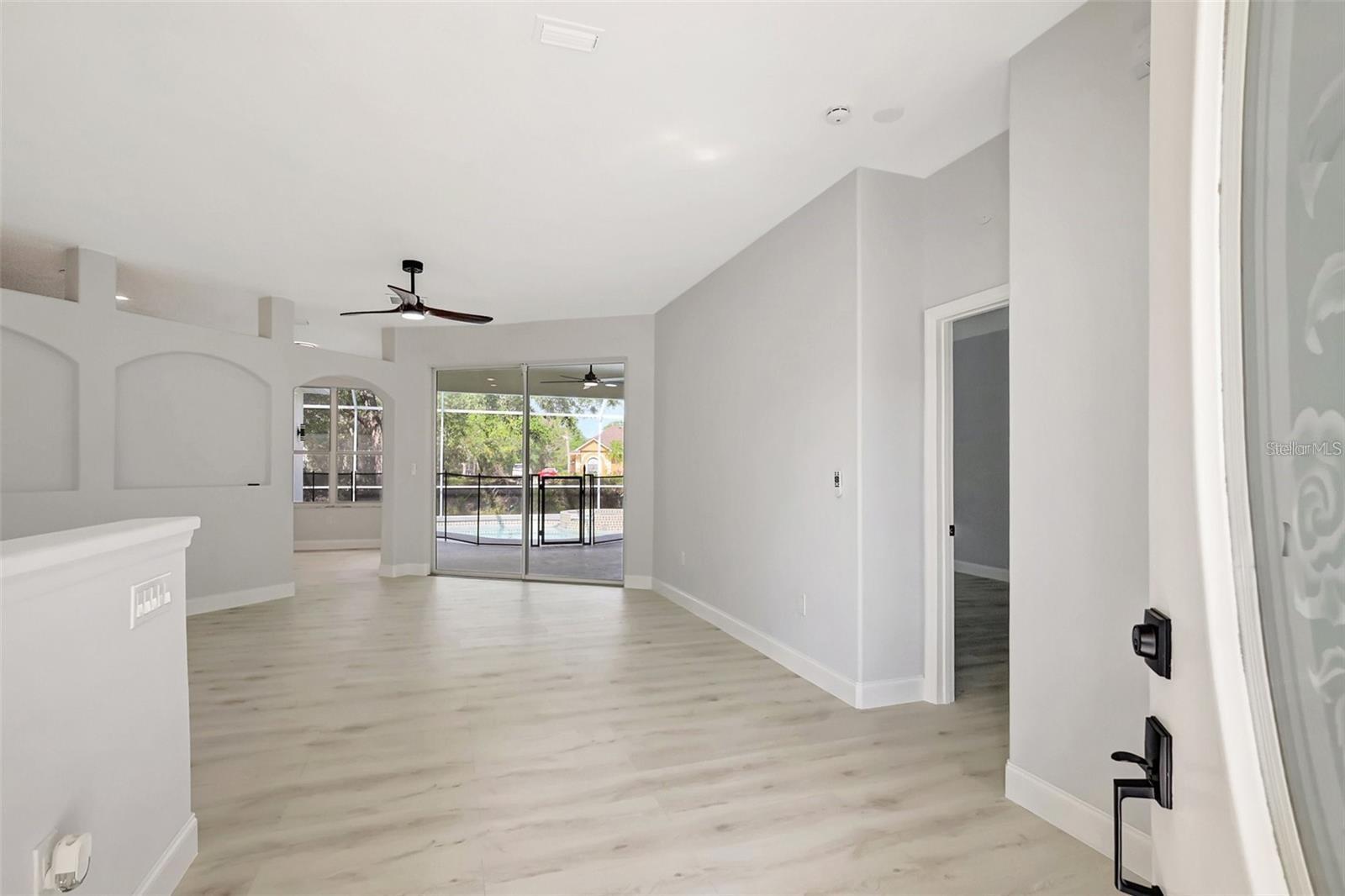 Image 4 of 37 For 11019 Pine Lilly Place