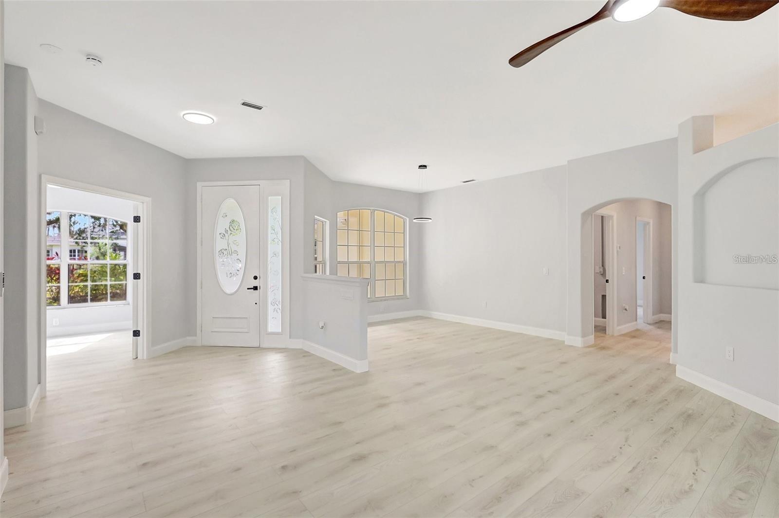 Image 5 of 37 For 11019 Pine Lilly Place