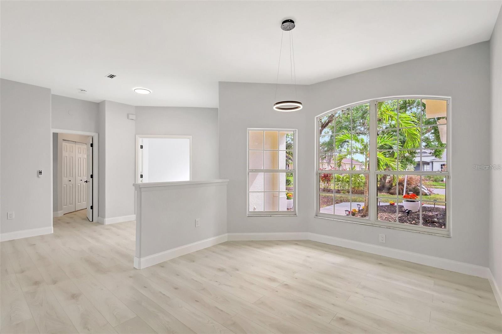 Image 6 of 37 For 11019 Pine Lilly Place
