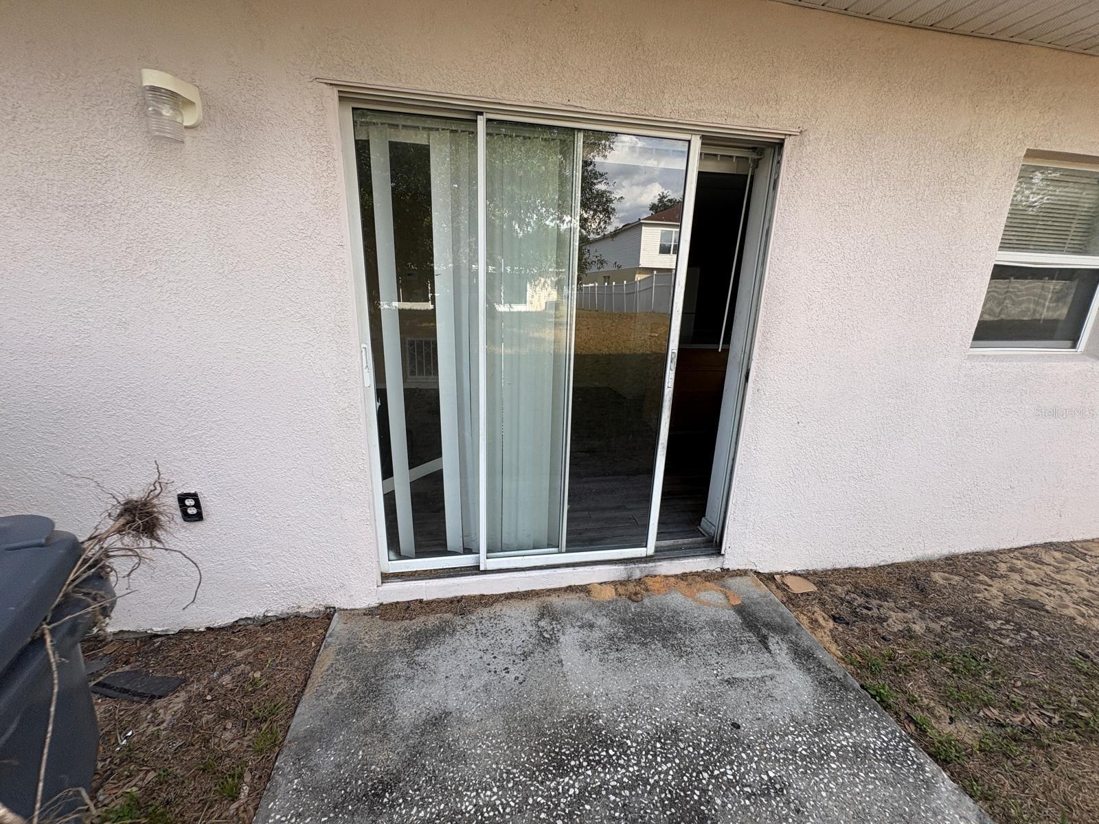 Image 16 of 39 For 266 Vervain Avenue