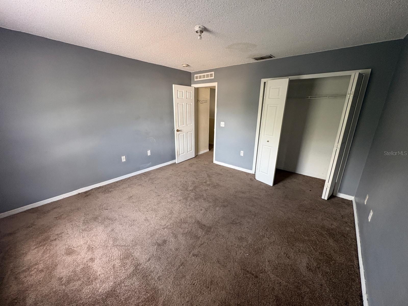 Image 24 of 39 For 266 Vervain Avenue