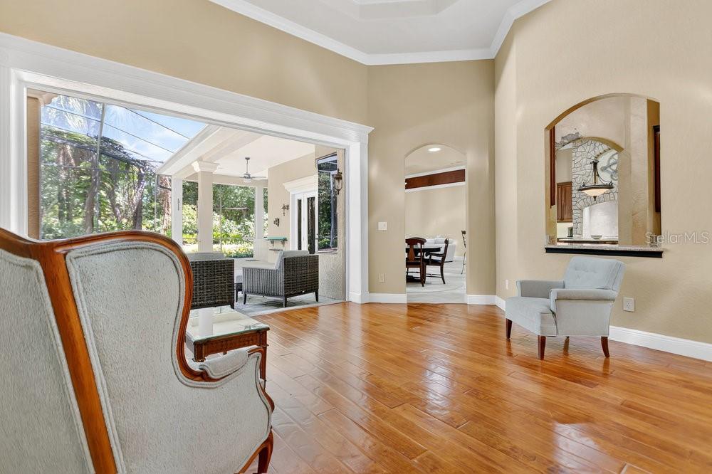 Image 4 of 44 For 1955 Hillcrest Oak Drive